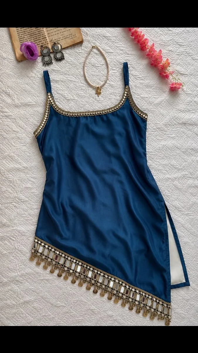 mirror-work kurti photo before AI catalogue generation
